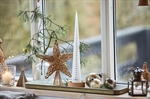 9118-82 Bakke aflang butter cream indvendig fra Ib Laursen med julekugler og kalenderlys i vindue - Tinashjem